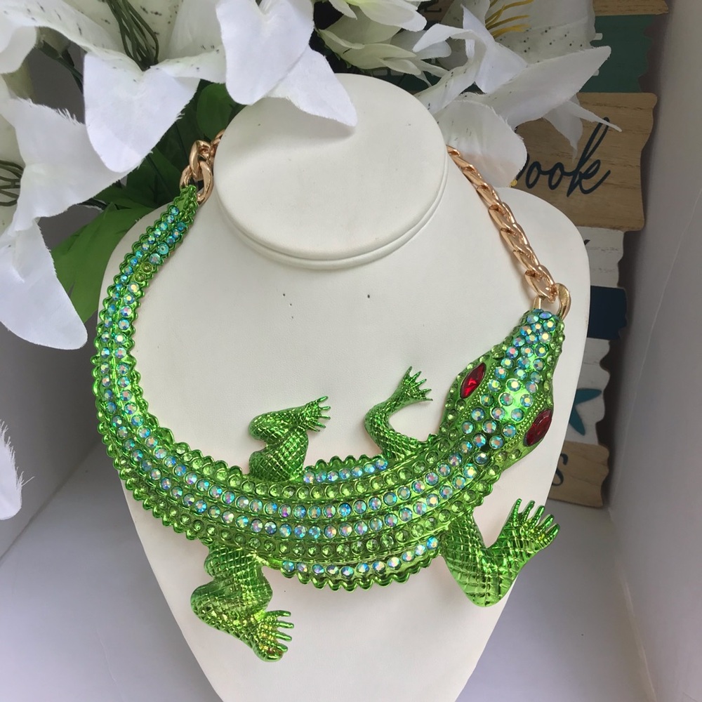STATEMENT NECKLACE - Picture 13 of 15